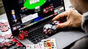 Mega Sevens game interface on direkturtoto 2 showing reel symbols and bet controls